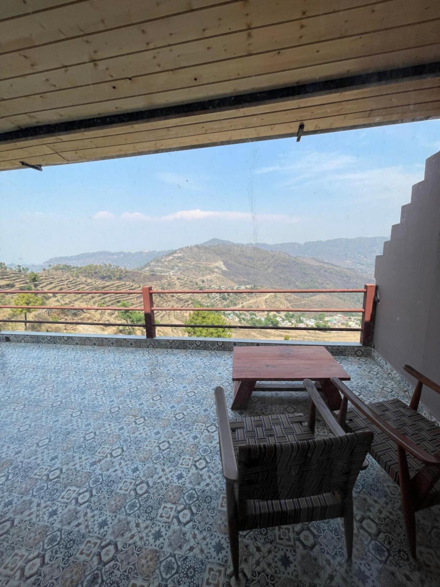 Bsr Farms Resort Pauri Eksteriør billede