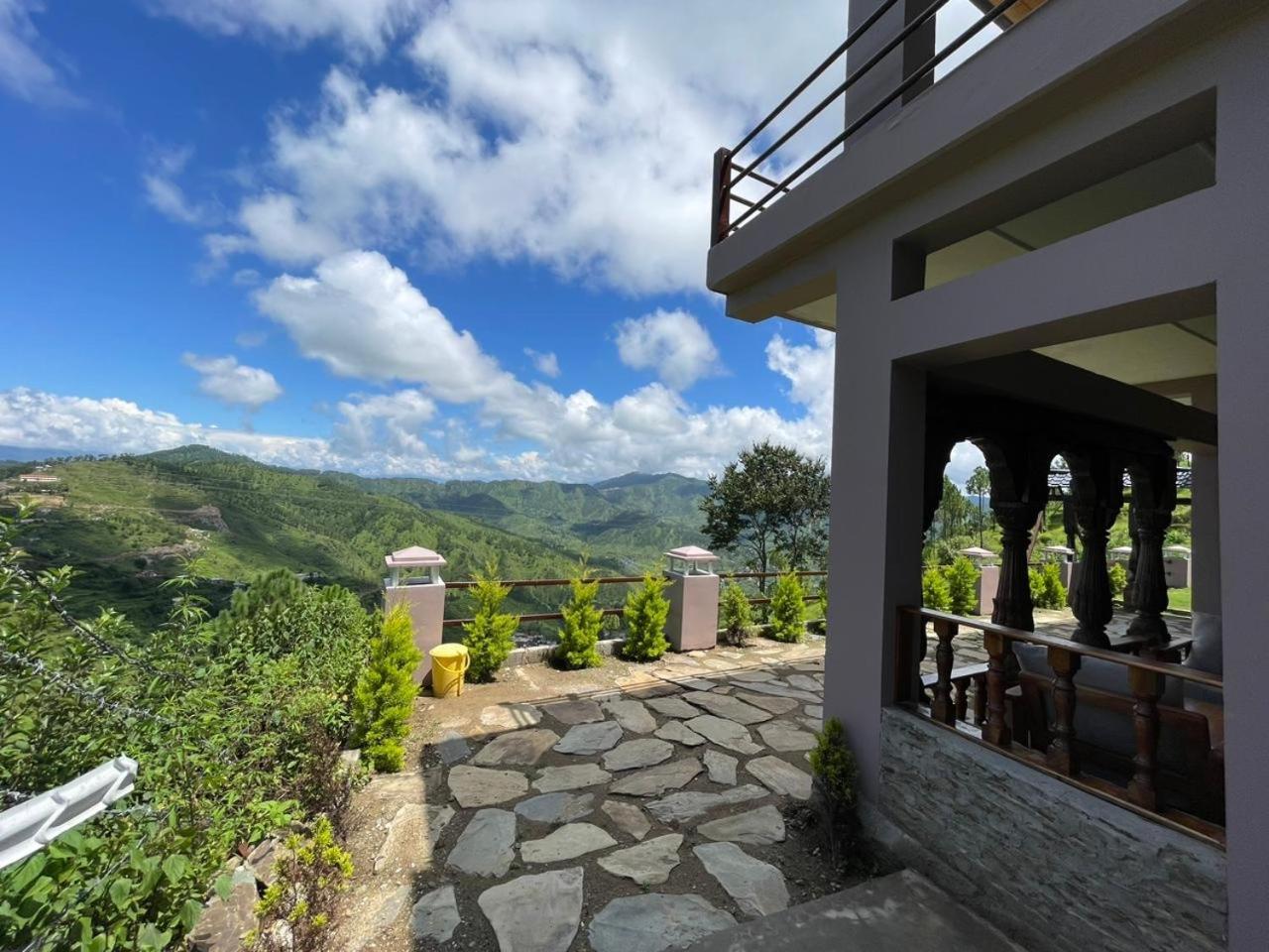 Bsr Farms Resort Pauri Eksteriør billede
